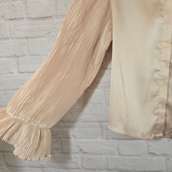 W Area Stars Pia Pleated Charmeuse Blouse NWT Size M Gold Satin Plisse Sleeves - Picture 4 of 10